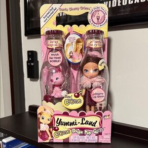 MGA Yummi-Land Soda Pop Girls “Carrie Cherry Crème” Scented Doll w/ pet *NIB*